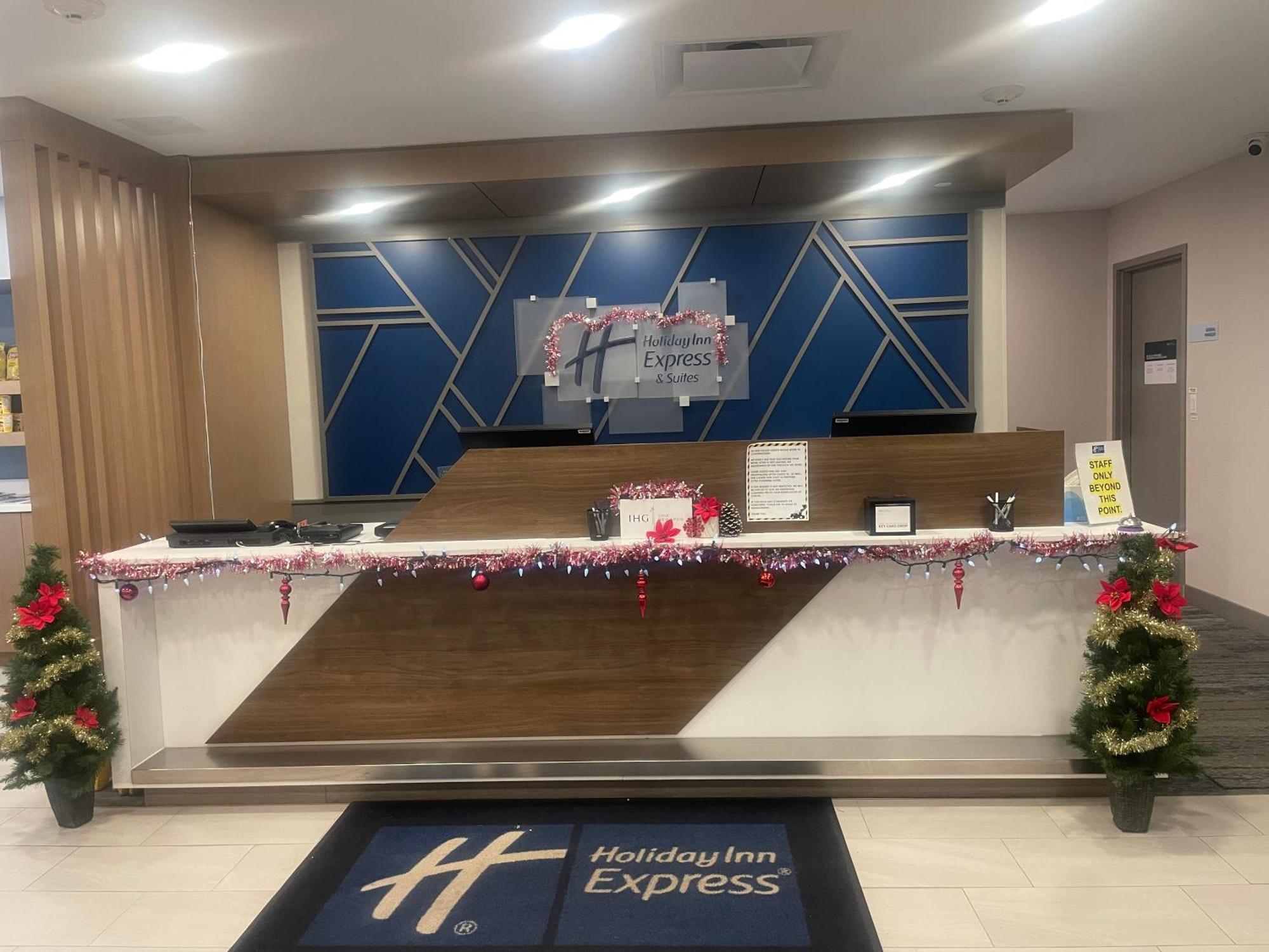 Holiday Inn Express & Suites Huntsville By Ihg Екстериор снимка
